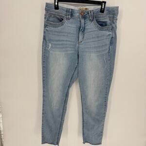Democracy Women's Light Wash Distressed Frayed Hem‎ Cropped Jeans Size 16